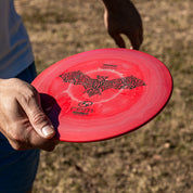 RPM Discs Pekapeka in Atomic being held ready to throw